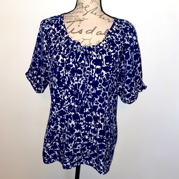 Izod Tops - 💙NWOT IZOD Silky Tie Neck Blouse💙
